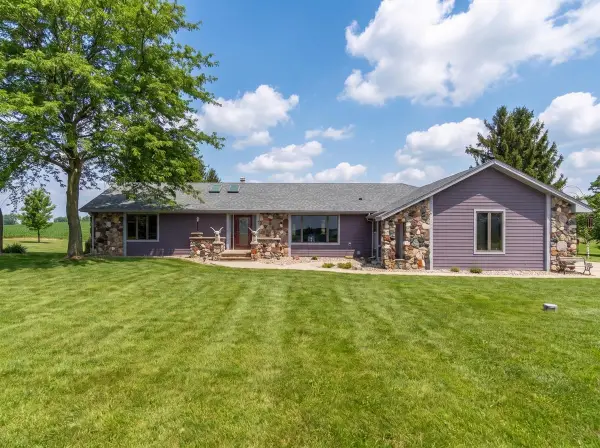 60 Penner Drive, Fremont, IN 46737
