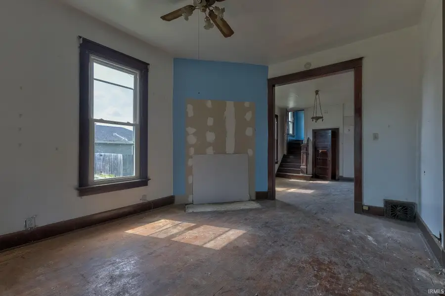 612 E Blackford Avenue, Evansville, IN 47713 - #3