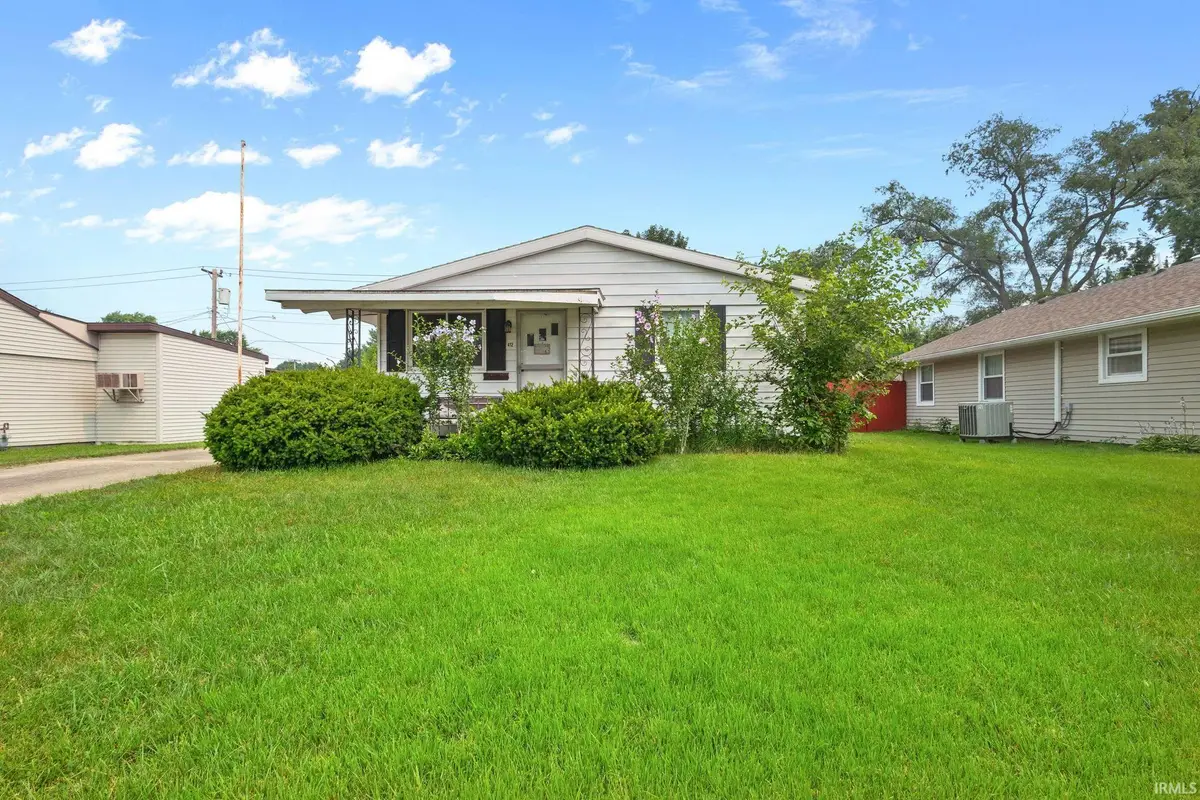 412 E Edgar Avenue, Mishawaka, IN 46545 - #1