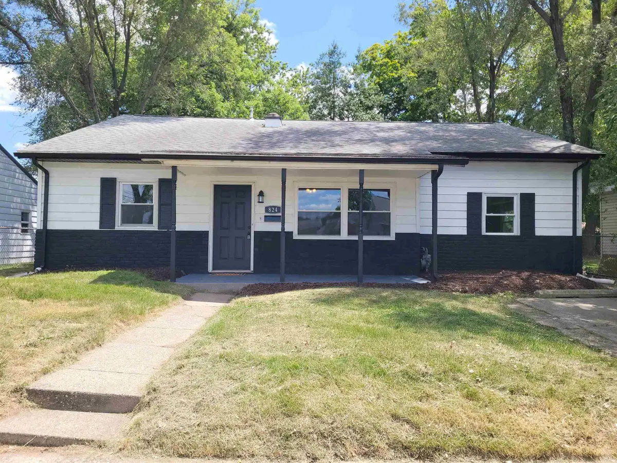 824 S 15th Street, Vincennes, IN 47591 - #1