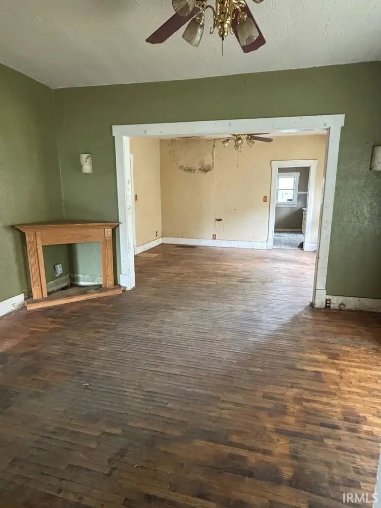 108 E Shipping Street, Edwardsport, IN 47528 - #2
