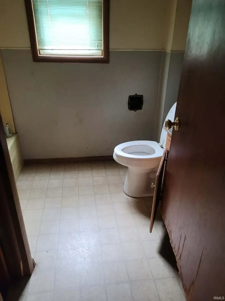 319 W 10th Street, Muncie, IN 47302 - #2