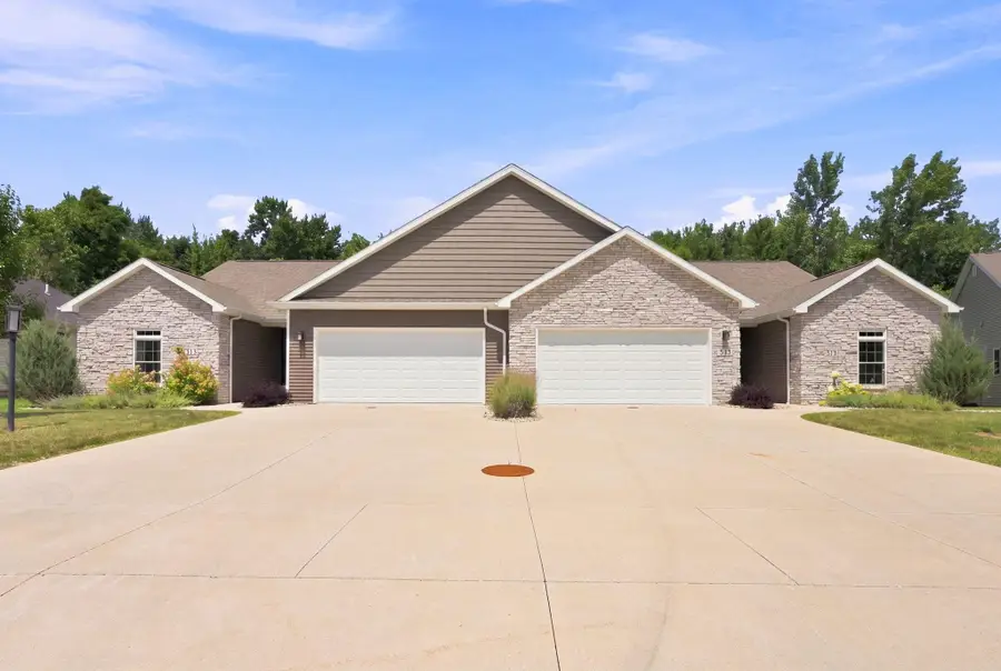 513 Williamson Circle, Angola, IN 46703 - #2