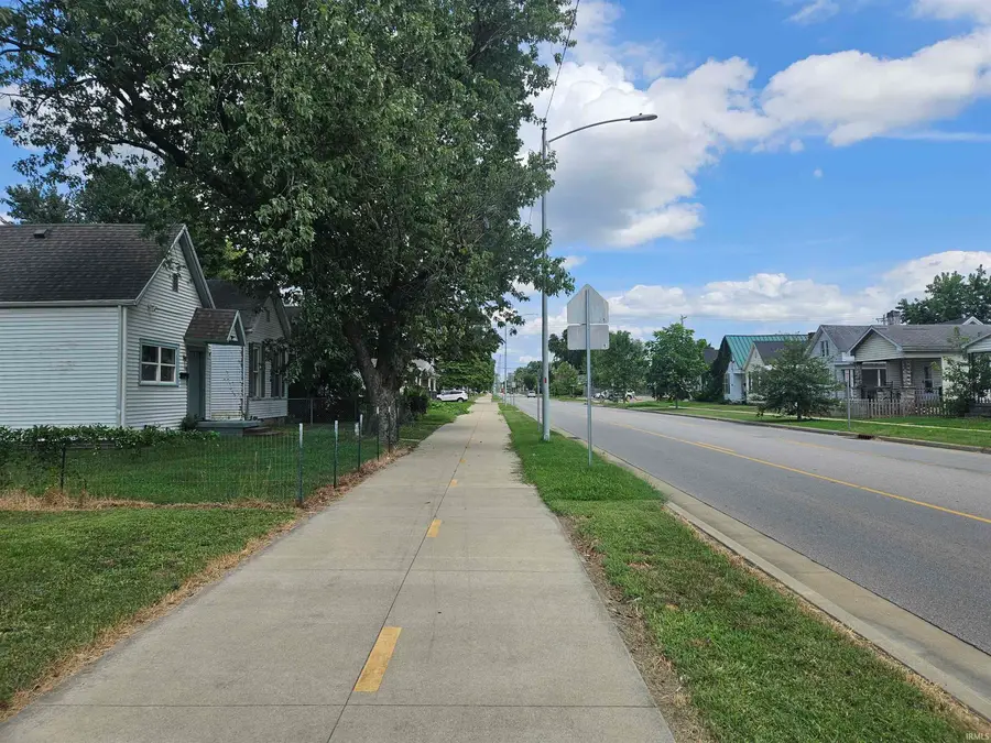 1312 E Walnut Street, Evansville, IN 47714 - #3
