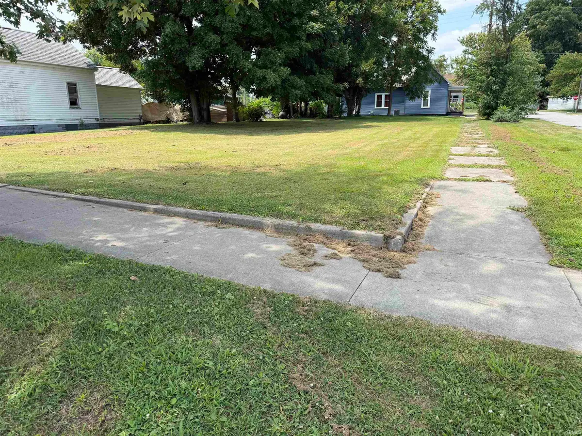 311 S Main Street, Oakland City, IN 47660 - #1