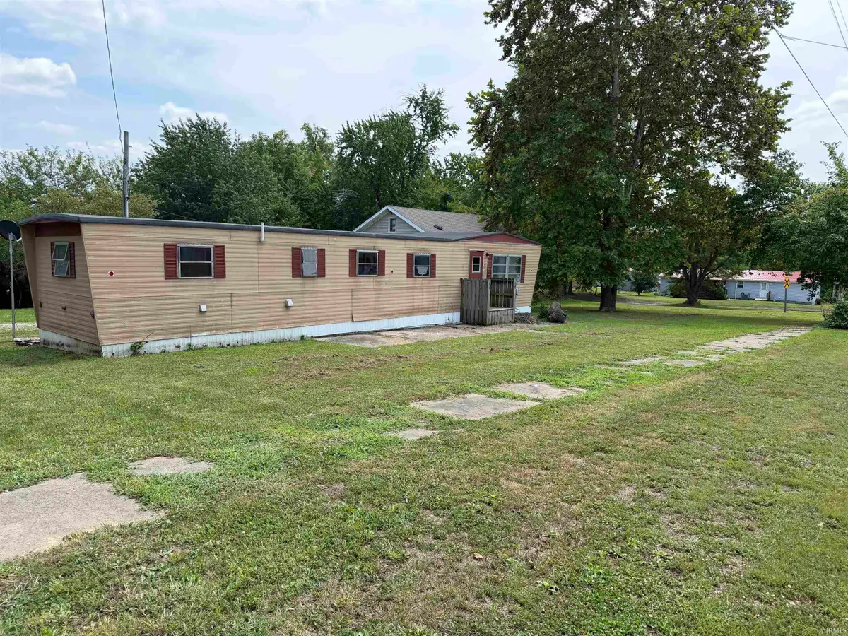 331 W Oak Street, Oakland City, IN 47660 - #1