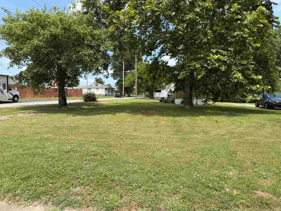 331 W Oak Street, Oakland City, IN 47660 - #2