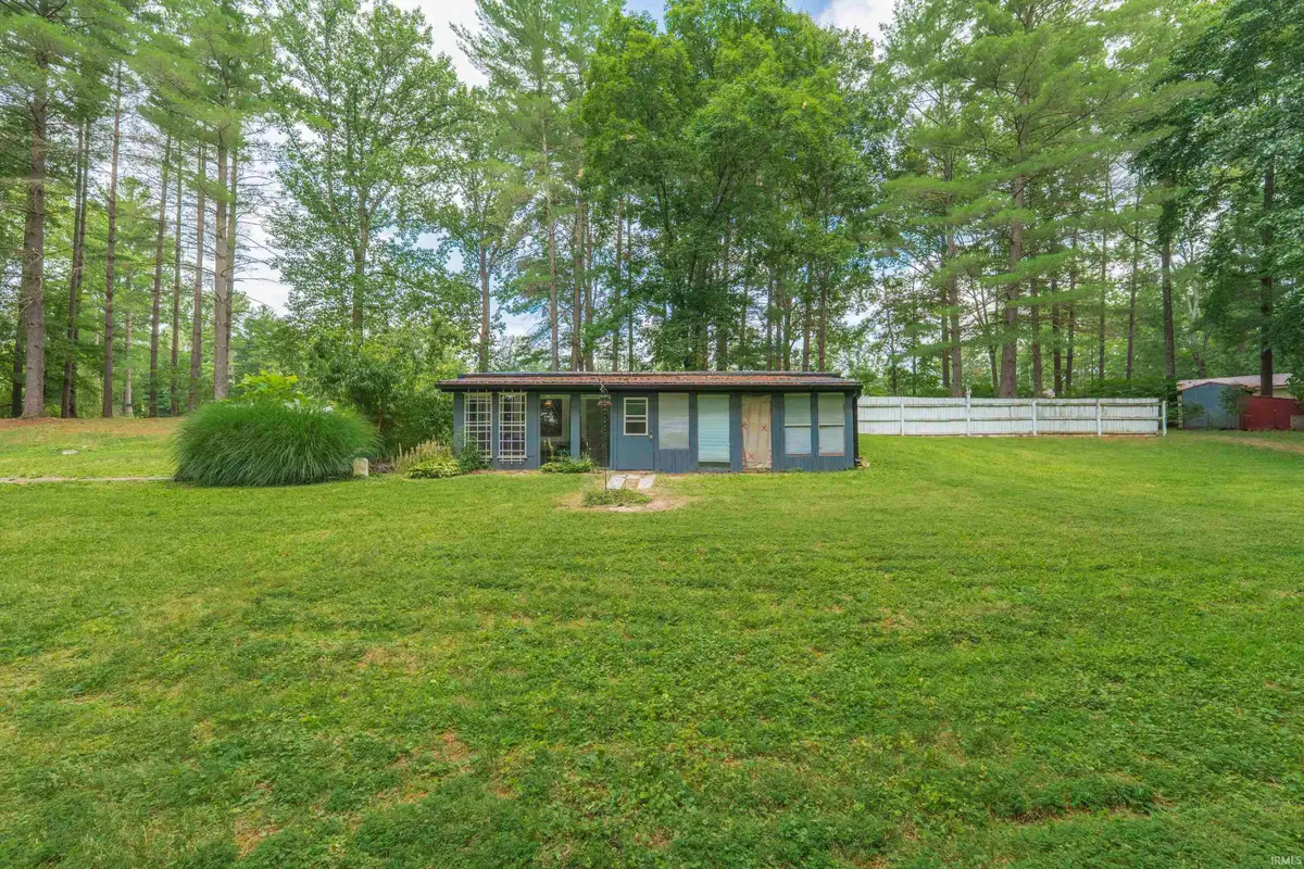 1260 N Lawrence Hollow Drive, Bloomfield, IN 47424 - #1