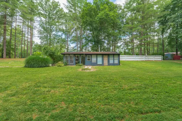 1260 N Lawrence Hollow Drive, Bloomfield, IN 47424
