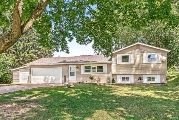 52680 Walsingham Lane, South Bend, IN 46637