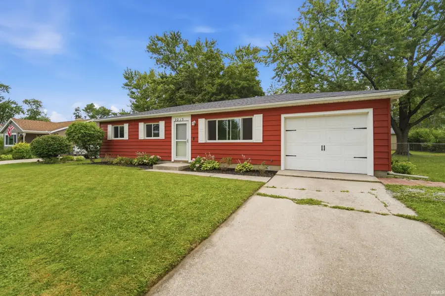 2215 Melbourne Court, Fort Wayne, IN 46804 - #2
