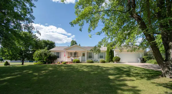 1025 E 485 N, Howe, IN 46746