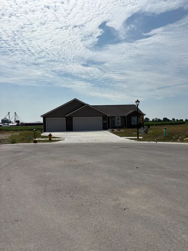 22422 Ametrine Court, Woodburn, IN 46797