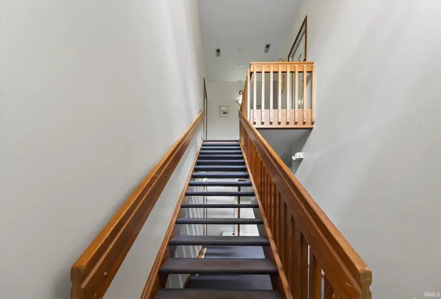 3705 Barrington #B205, Bloomington, IN 47408 - #3