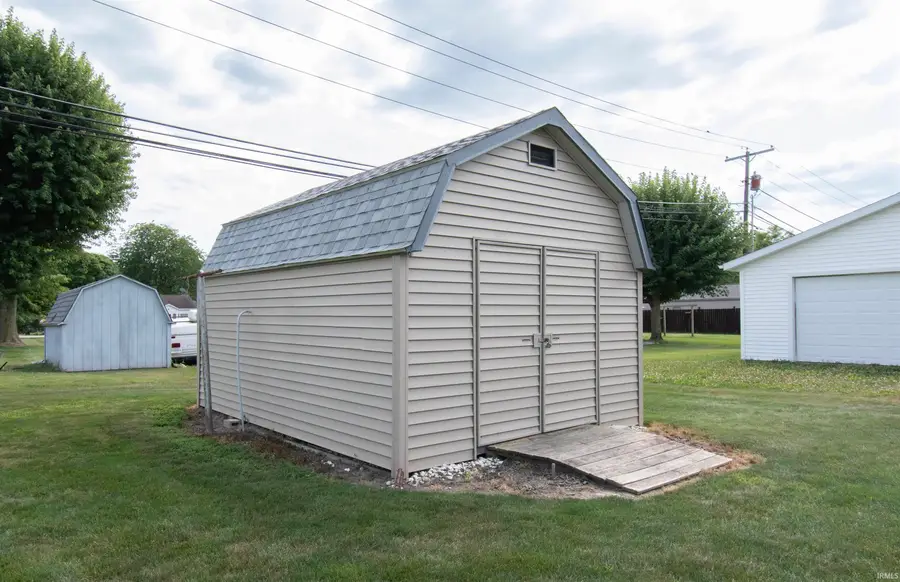 912 E Hazel Street, Albion, IN 46701 - #3