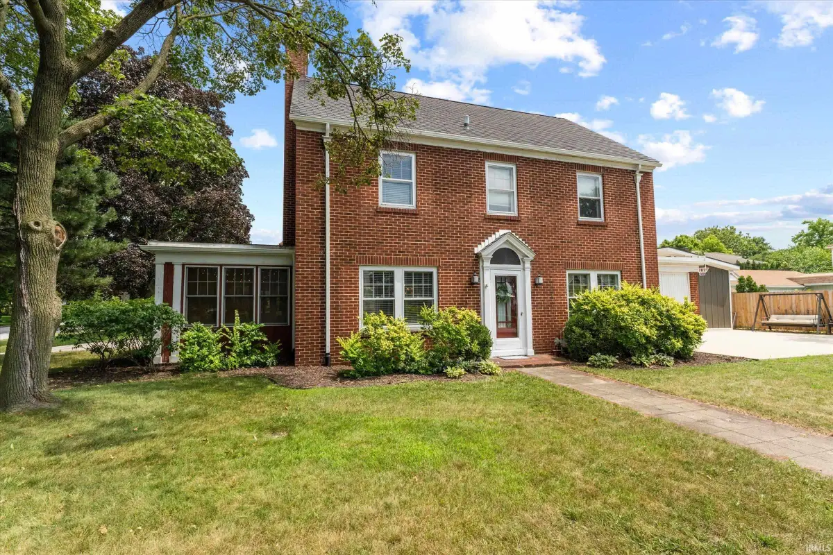 1102 E Wayne Street, South Bend, IN 46615 - #1
