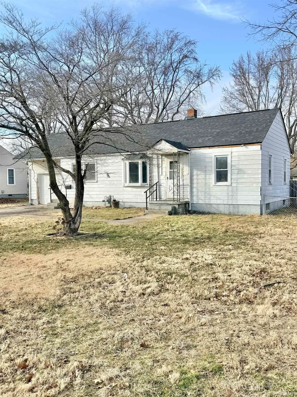 222 E 29th Street, Muncie, IN 47302 - #1
