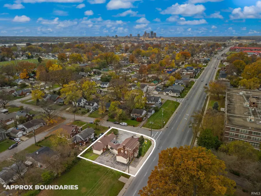1302 E 10th Street, Jeffersonville, IN 47130 - #2