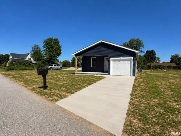 515 College Avenue, Mitchell, IN 47446