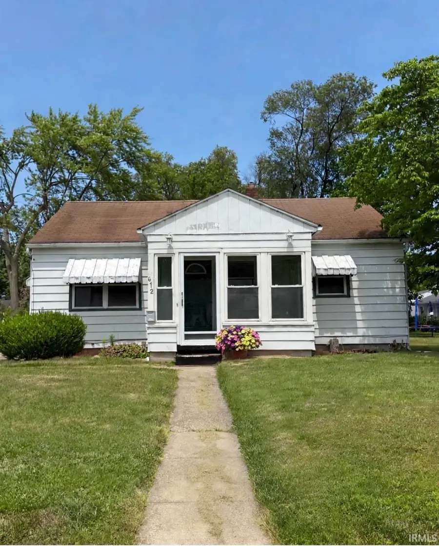 612 Sunset Avenue, Elkhart, IN 46514 - #2