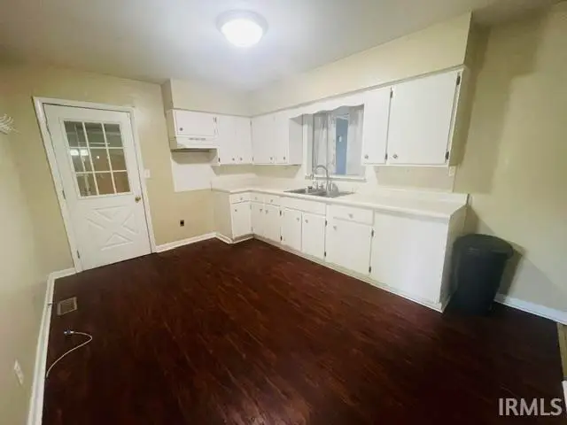 415 E Perkins Street, Hartford City, IN 47348 - #3