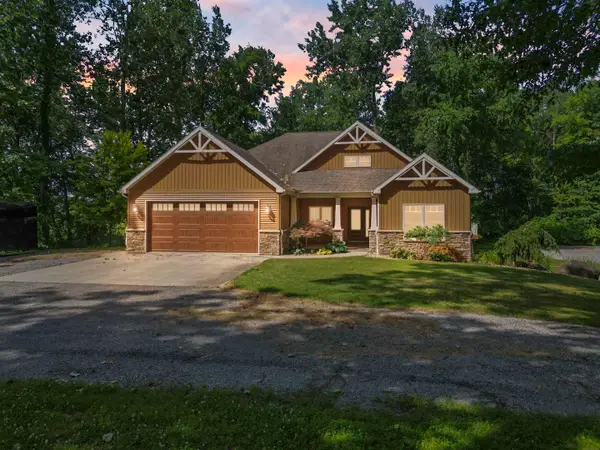 5645 N 450 East Road, Leesburg, IN 46538