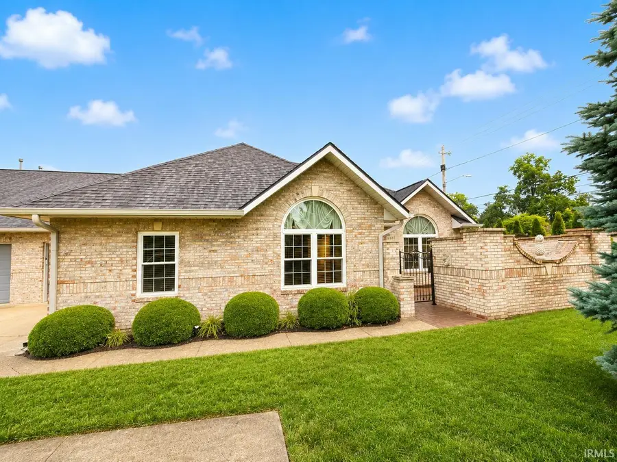 3077 W Applewood Court, Muncie, IN 47304 - #2