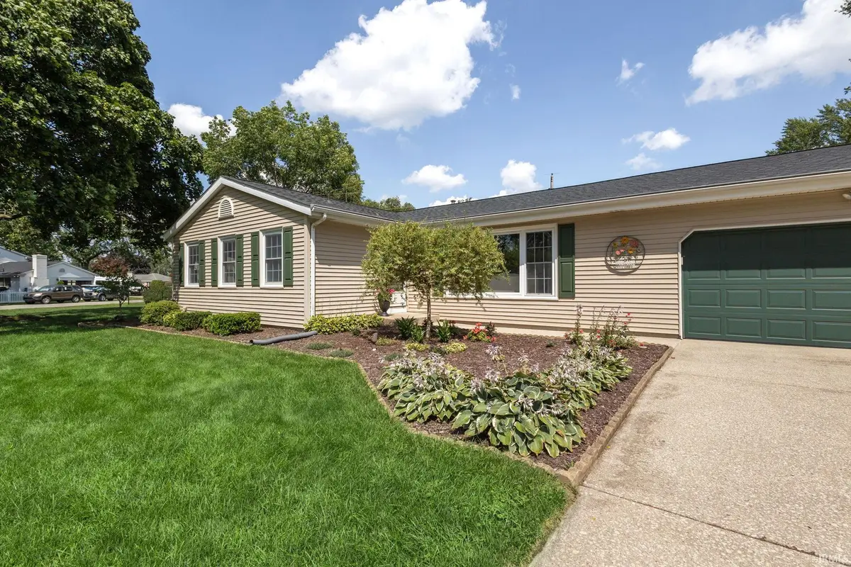 1532 Ash Drive W, Elkhart, IN 46514 - #1
