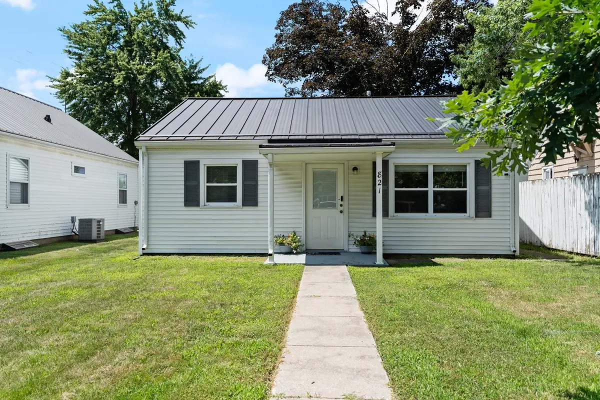 821 S 12th Street, Goshen, IN 46526 - #1