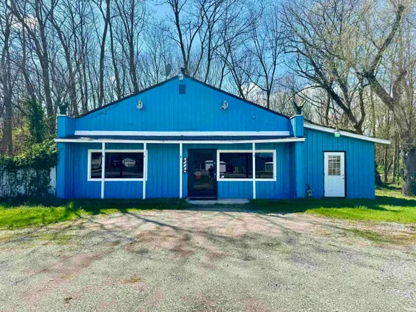 55057 Mayflower Road, South Bend, IN 46628