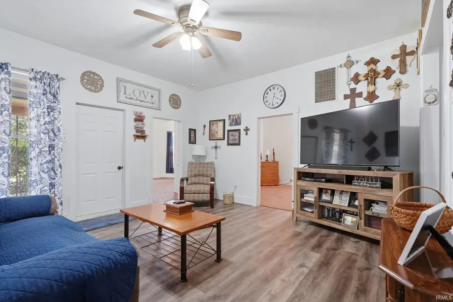 414 W 6th Street, Mount Carmel, IL 62863 - #3
