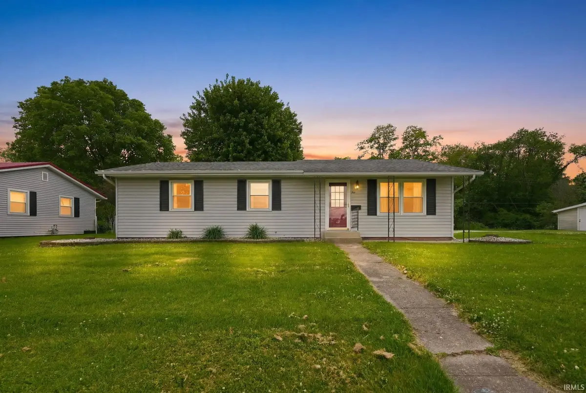 711 W 2nd St, Ligonier, IN 46767 - #1
