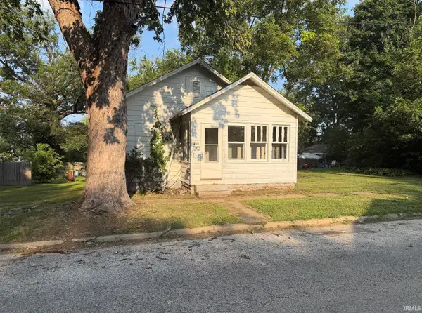 218 S Madison Street, Oakland City, IN 47660