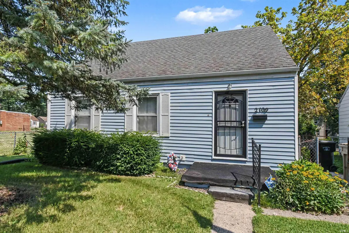 2109 Elwood Avenue, South Bend, IN 46628 - #1
