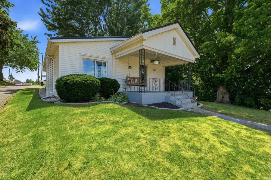 606 E Main Street, Albion, IN 46701 - #3
