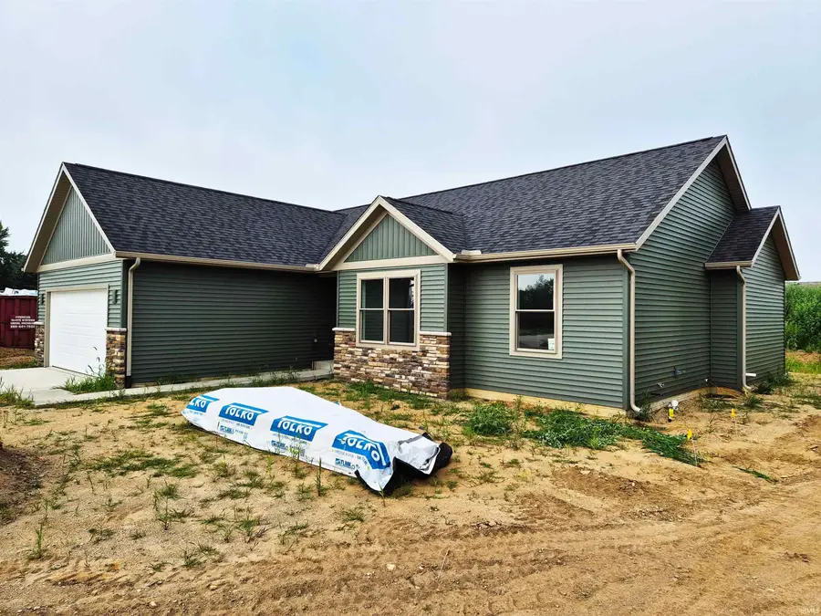 425 N Eastfield Circle, Van Buren, IN 46526 - #2