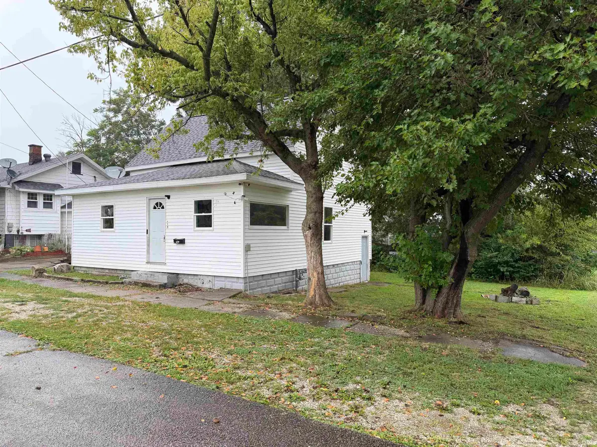 118 S Clay Street, Oakland City, IN 47660 - #1