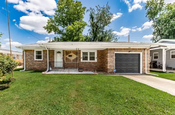 1009 N Fairlawn W Circle, Evansville, IN 47711