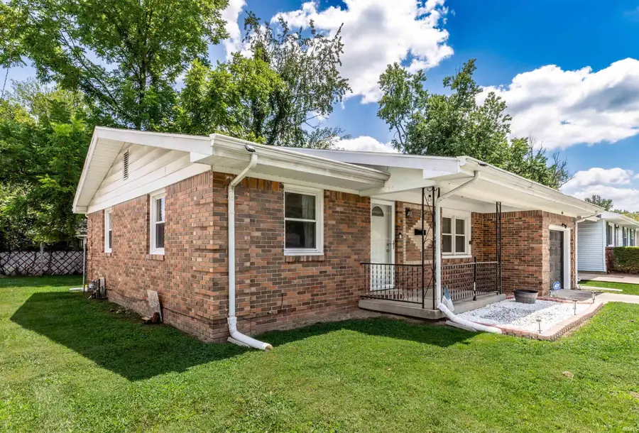 1009 N Fairlawn W Circle, Evansville, IN 47711 - #3