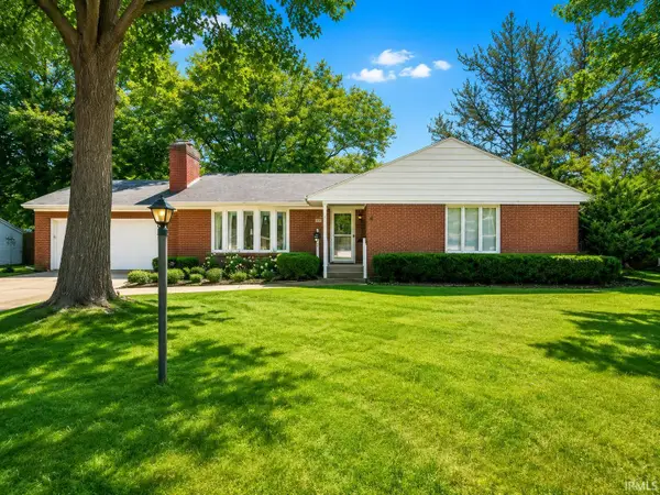 822 Oak Ridge Drive, South Bend, IN 46617