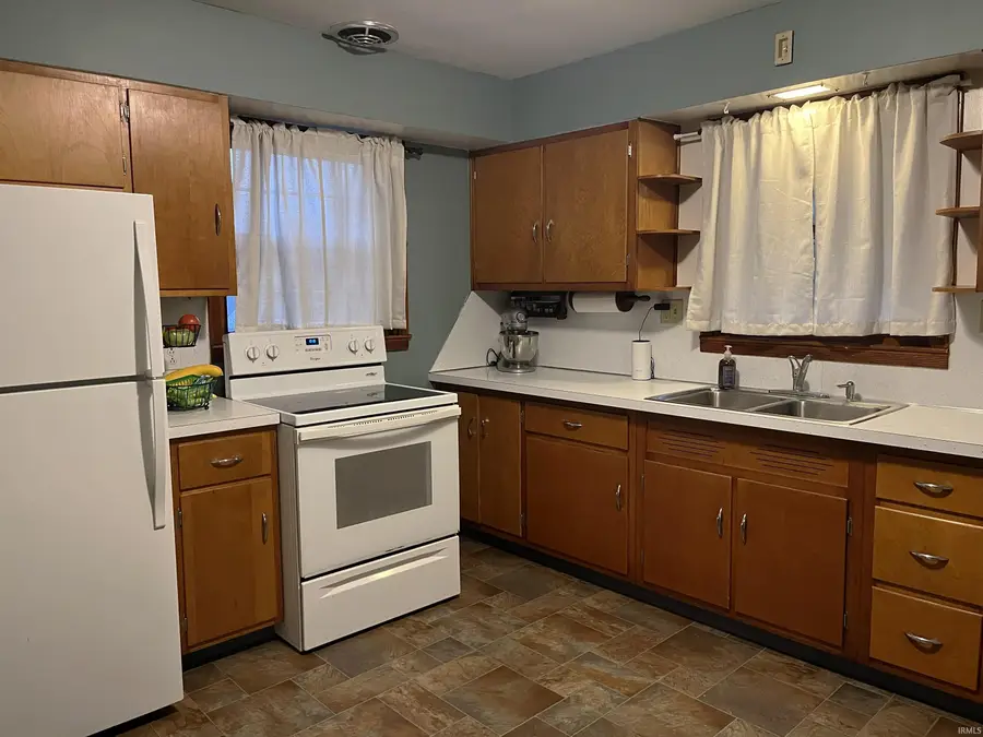 627 W Arnold Street, Bluffton, IN 46714 - #3
