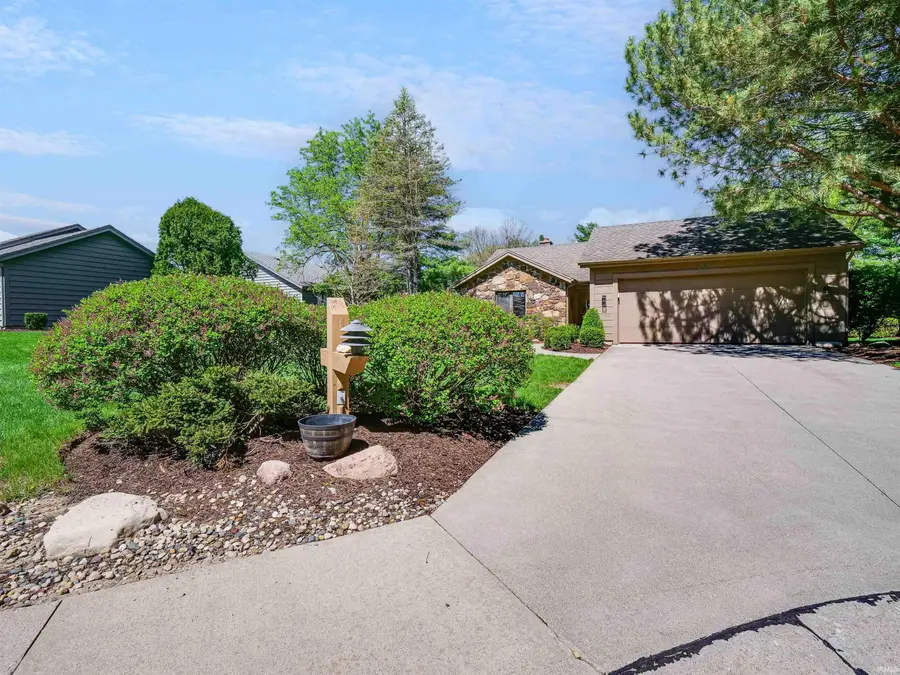 6518 E Canal Pointe Lane, Fort Wayne, IN 46804 - #3