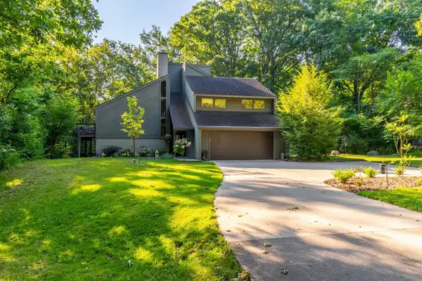 10014 Saint Clairs Retreat, Fort Wayne, IN 46825