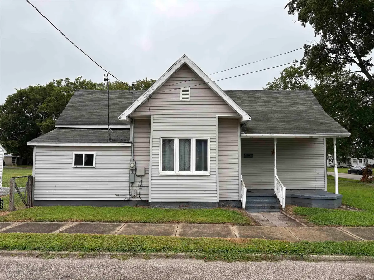 102 W Swartzel Avenue, Vincennes, IN 47591 - #1