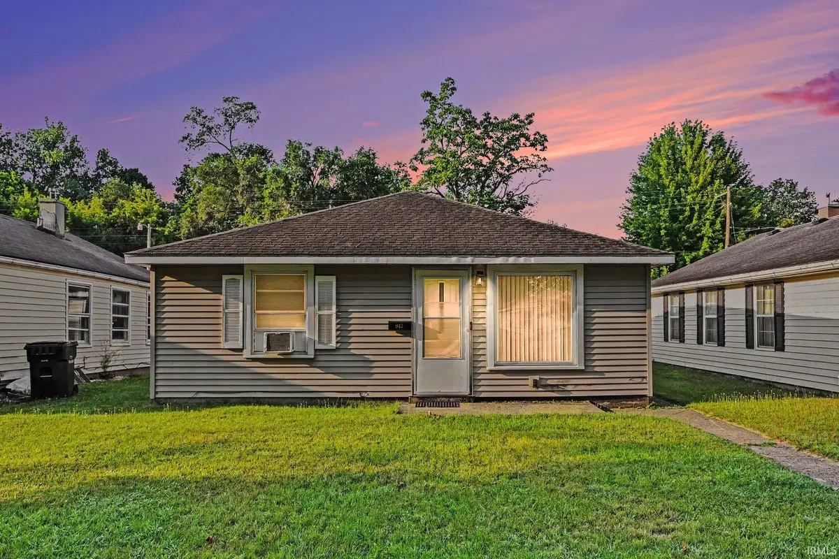 942 Beale Street, South Bend, IN 46616 - #1