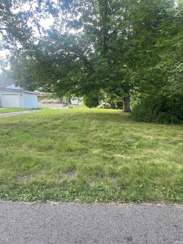 1614 E Market St, Warsaw, IN 46580