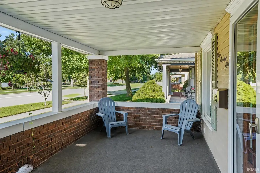 408 W Mishawaka Avenue, Mishawaka, IN 46545 - #2