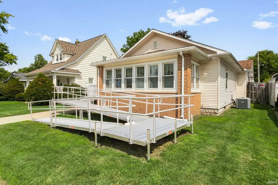 1518 E 3rd Street, Mishawaka, IN 46544 - #3
