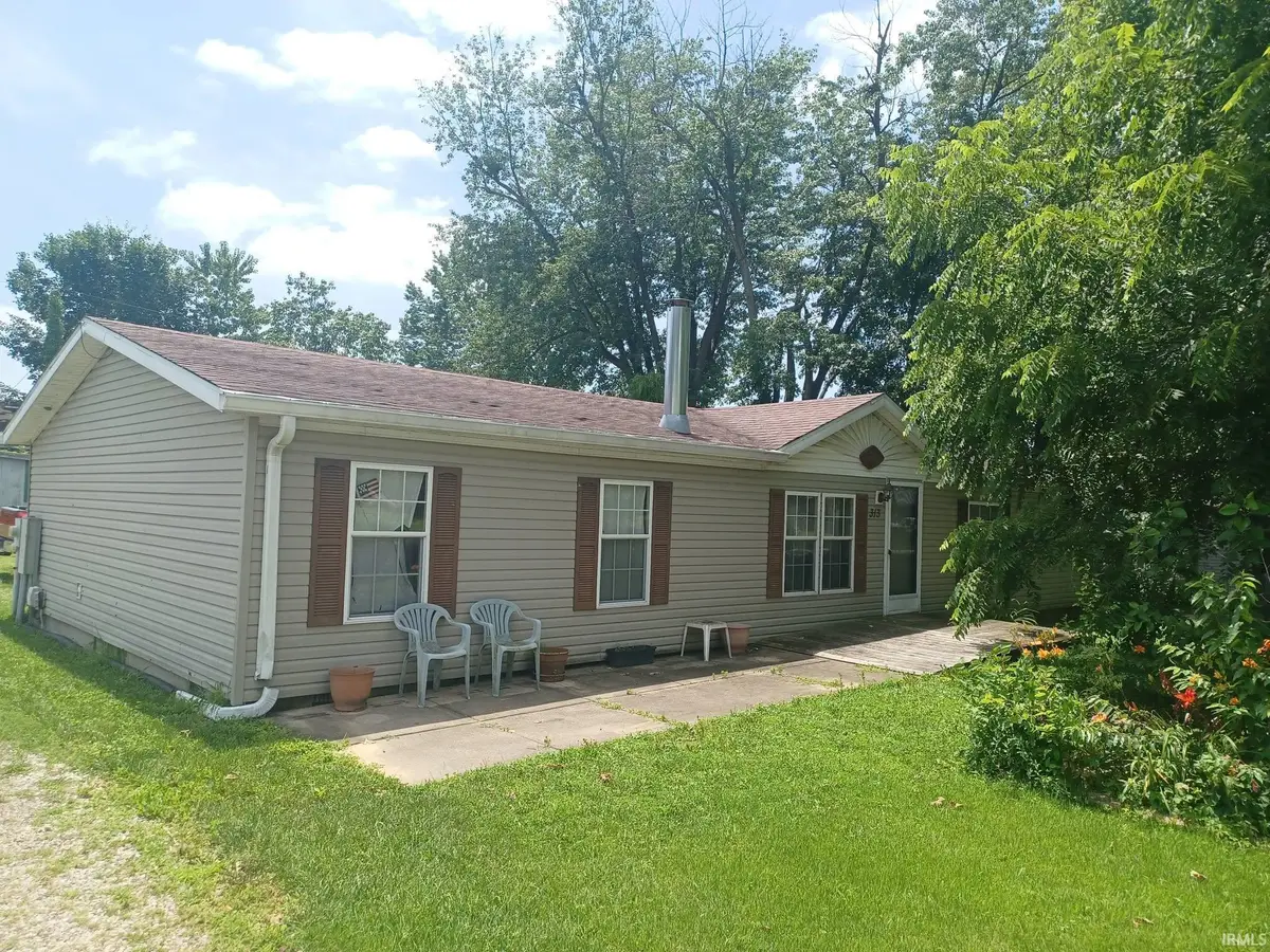 313 E Adams Avenue, Chandler, IN 47610 - #1