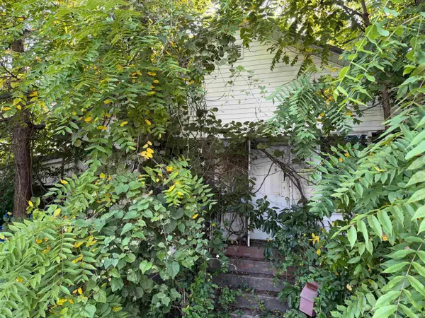 319 S Madison Street, Oakland City, IN 47660